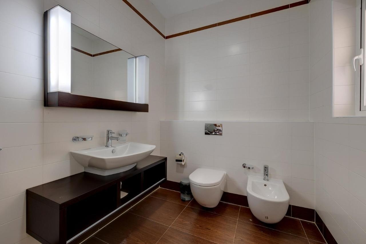 Seafront Lux Apart Inc Pool, Upmarket Area Sliema Esterno foto